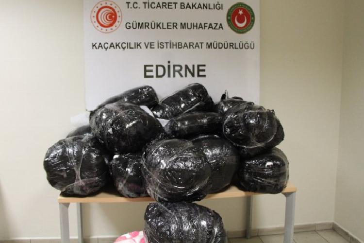 kapıkulede kaçak gelinlikler x-raya takıldı