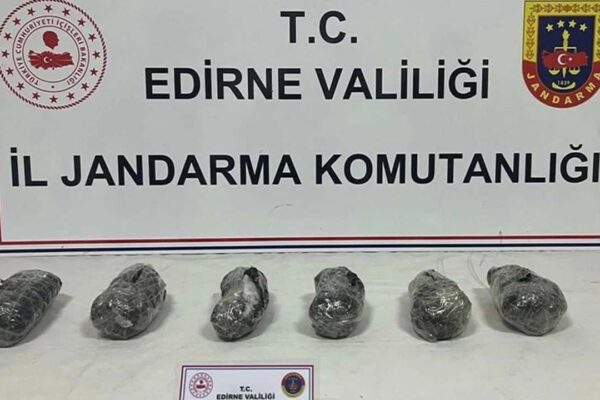 Kapıkule’de Yapılan Yol Kontrolünde 3 Kilogram Sentetik Uyuşturucu Ele Geçirildi