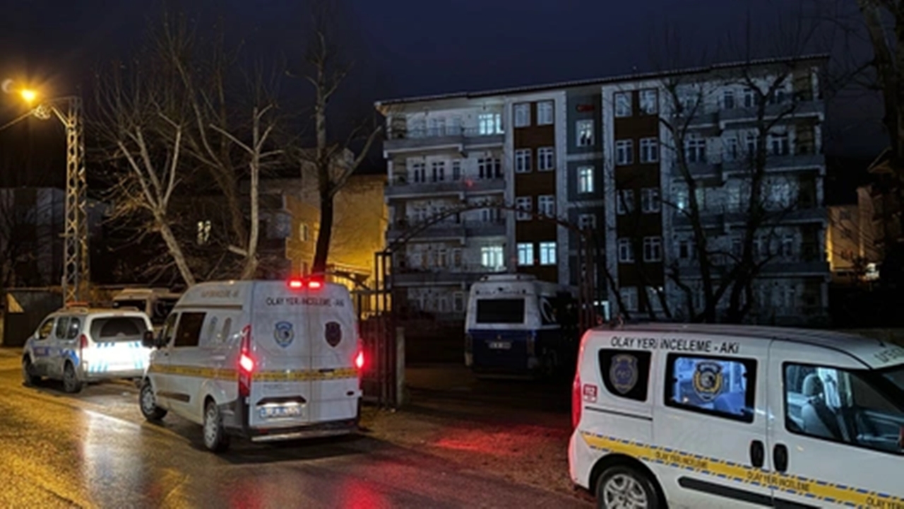 karısını bıçaklayarak Öldürdü