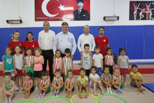 Karşıyaka’da geleceğin jimnastikçileri yetişiyor
