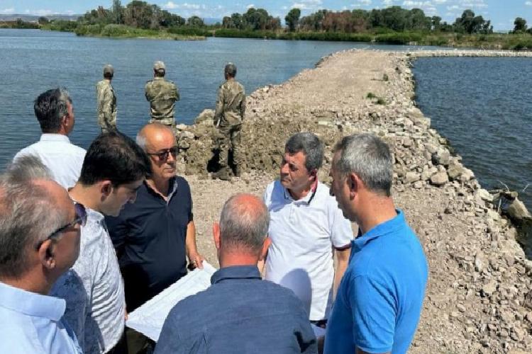 kaymakam sevgiliden meriç irmağındaki seddeye denetim