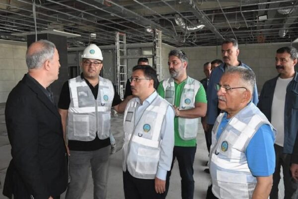 Kayseri protokolünden havaalanı mesaisi