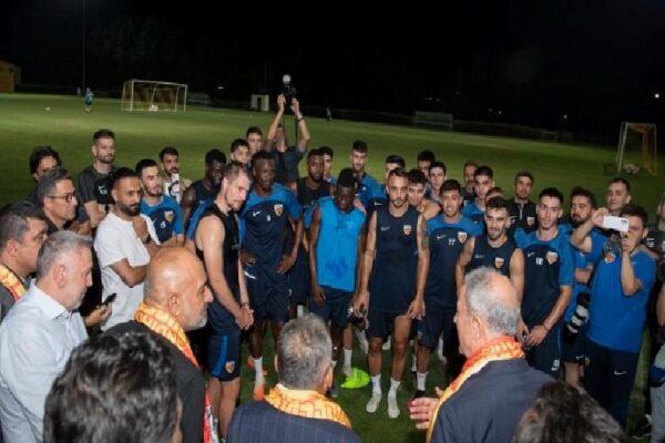 Kayserispor’a kent protokolden moral ziyareti