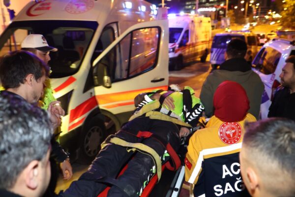 Kaza Yerinde Görevli Polis Bir Aracın Çarpması Sonucu Ağır Yaralandı