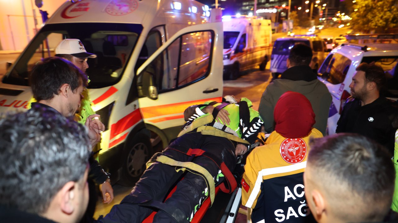 kaza yerinde görevli polis bir aracın Çarpması sonucu ağır yaralandı