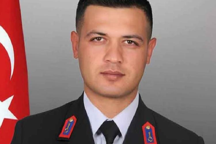 kaza yerinde güvenliği sağlarken şehit oldu