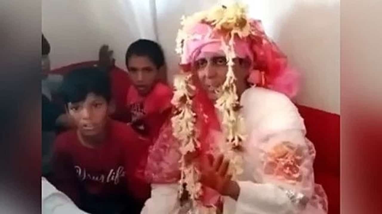 Kel Olduğu Anlaşılınca Damat Gelin Tarafından Dayak Yedi