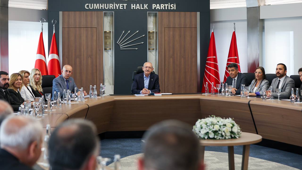 kemal kılıçdaroğlu yeni ankara İl başkanı erkol ve yönetimini kabul etti