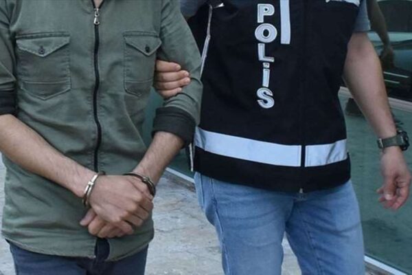Kendini Polis Olarak Tanıtan Suçlu Yakalandı