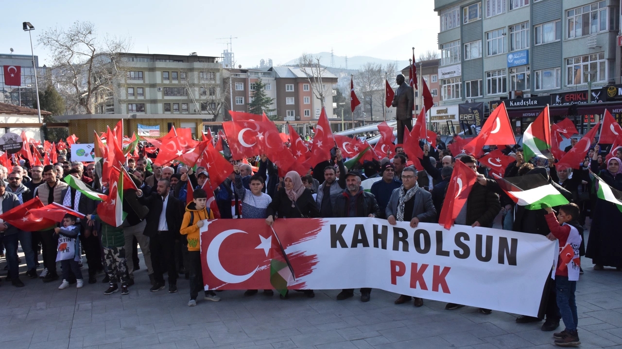 kestelde Şehitleri anma ve filistine destek yürüyüşü düzenlendi