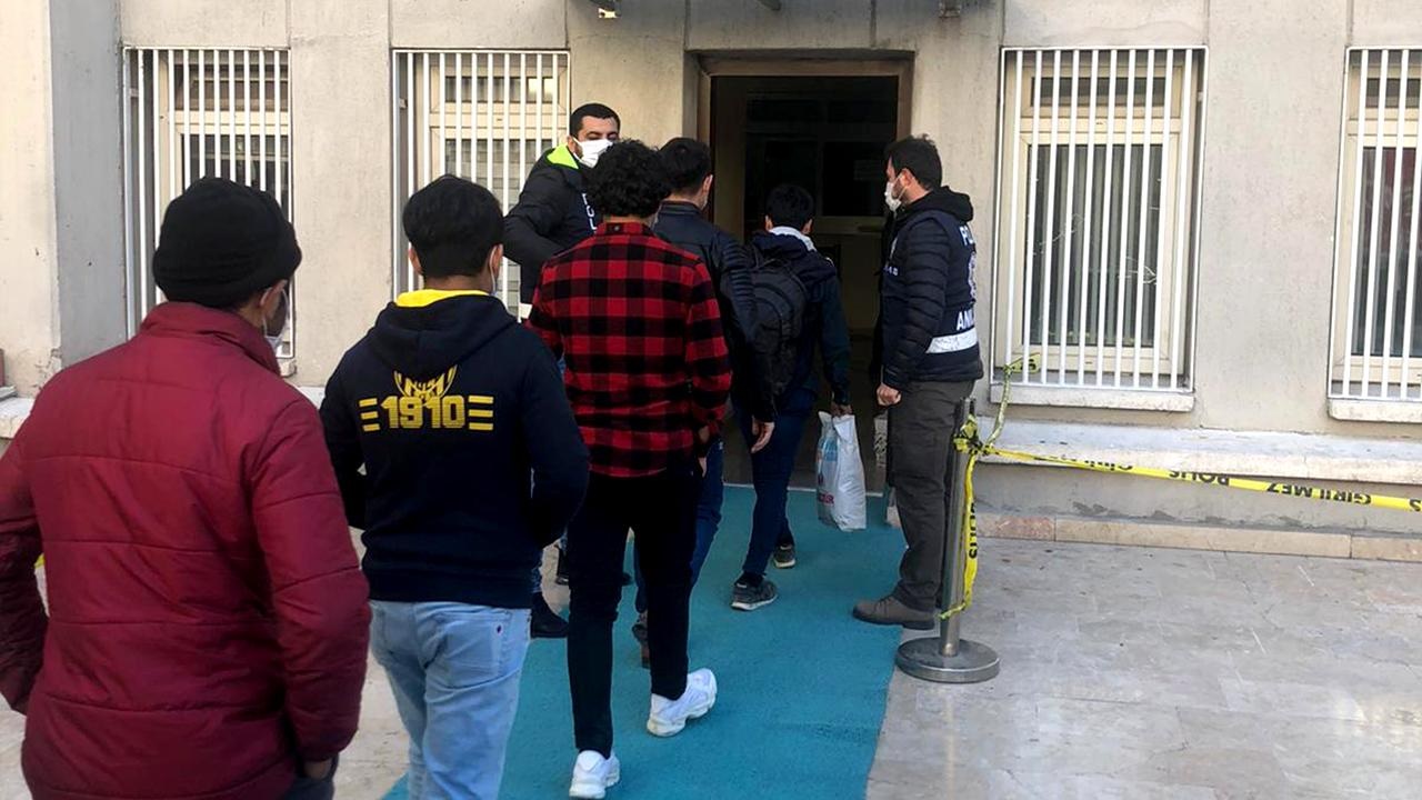 kırklarelinde 28 düzensiz göçmen yakalandı