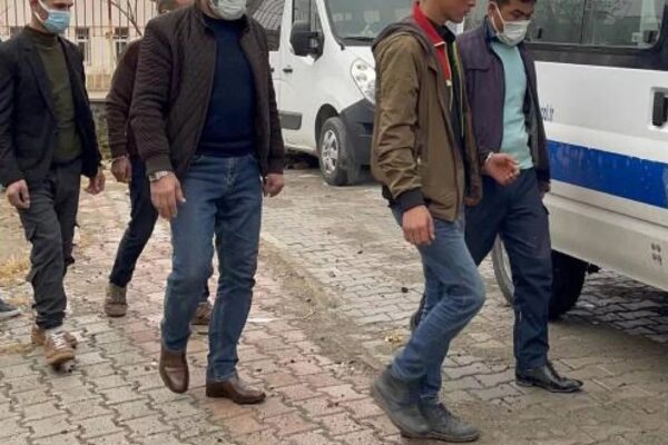 Kırklareli’nde Göçmen Kaçakçılığı Operasyonu: 25 Kişi Gözaltında
