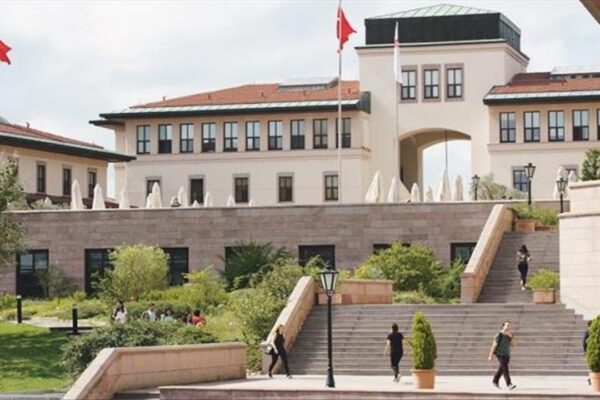 Koç Üniversitesi İşletme Enstitüsü EMBA Programı FT Sıralamasında 35. Sırada