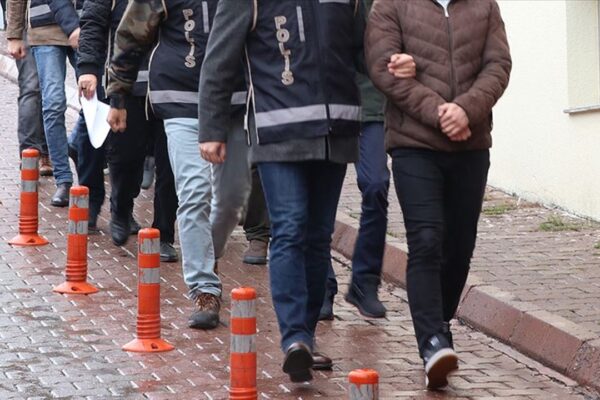 Kocaeli Merkezli Tefecilik Operasyonu: 14 Kişi Yakalandı