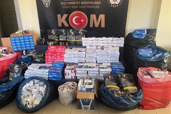 Kocaeli’de Kaçak Tütün ve Makaron Stoğu Ele Geçirildi