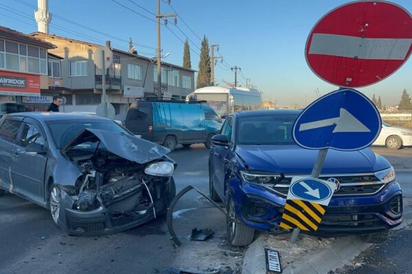 Kocaeli’de Kaza: 3 Kişi Yaralandı