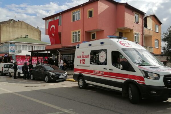 Kocaeli’de Meydana Gelen Bıçaklı Kavgada 2 Kişi Yaralandı