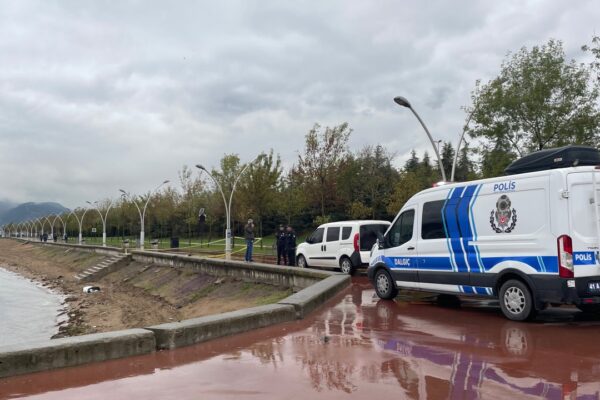 Kocaeli’de Sahilde Erkek Cesedi Bulundu