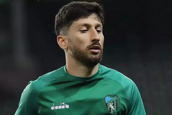 Kocaelispor’da Büyük Skandal! 5 bin Euro’luk Altın Kolyeyi Bakın Kim Çalmış