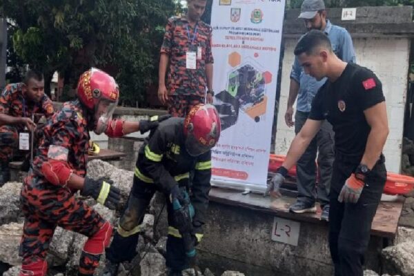 Konyalı itfaiyeciler Bangladeş’i eğitti