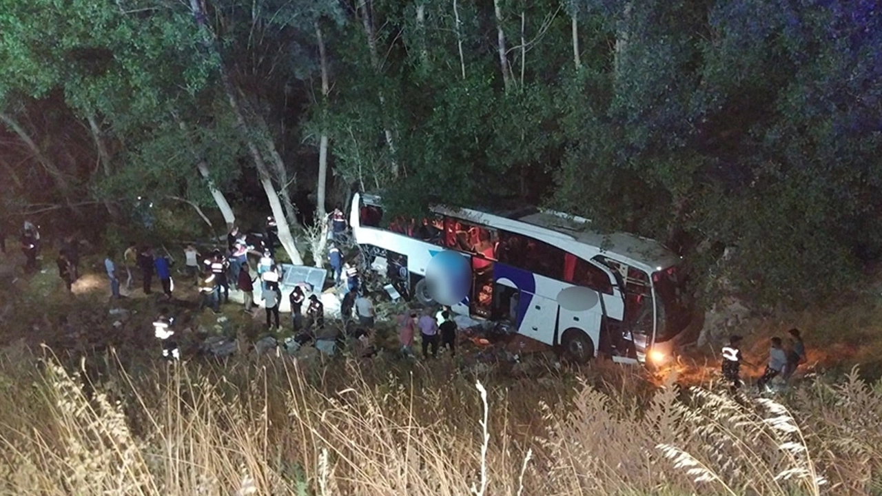 korkunç kaza 12 Ölü 19 yaralı