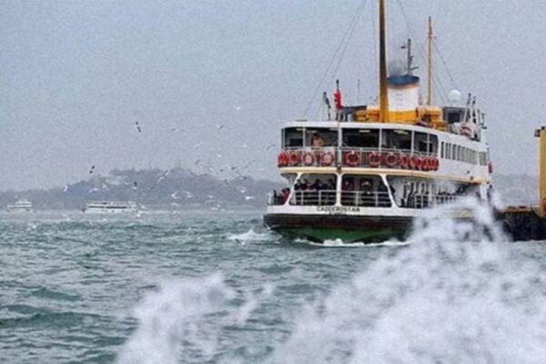 Kötü Hava Şartları Vapur Seferlerini İptal Etti