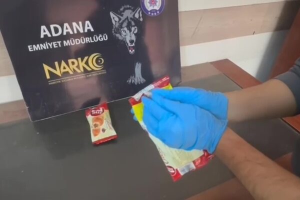 Kruvasan Paketlerinde Uyuşturucu Ele Geçirildi