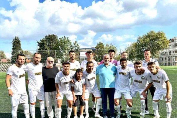Küçükçekmece Sinopspor Bölgesel Amatör Lig’de Şampiyon Olarak 3. Lig’e Yükseldi!