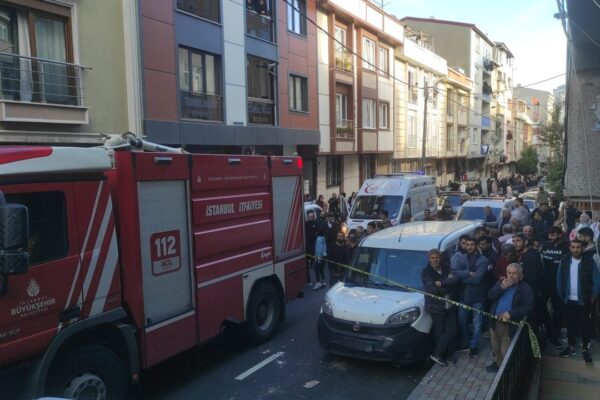 Küçükçekmece’de 5 Katlı Binada Meydana Gelen Patlamada 1 Kişi Öldü
