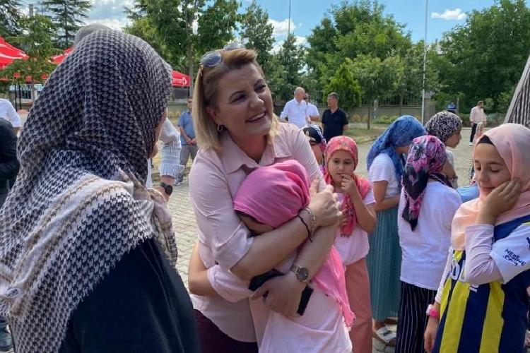 kuran kursiyeri çocuklardan lider hürriyete büyük sevgi