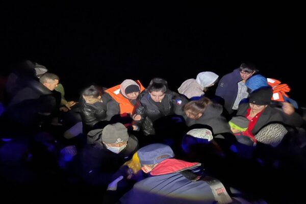 Kuzey Ege’de 23 Düzensiz Göçmen Kurtarıldı