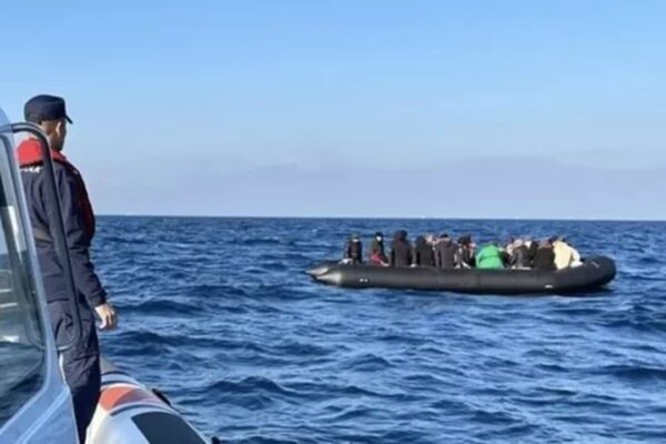 Kuzey Ege’de Kaçak Göçmenlerle Mücadele Devam Ediyor