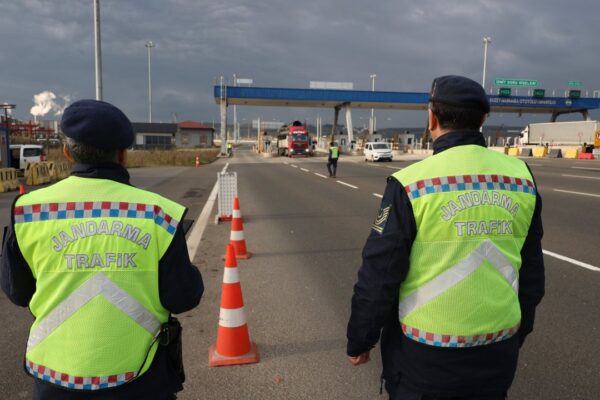 Kuzey Marmara Otoyolu’nda Kış Lastiği Denetimi Yapıldı