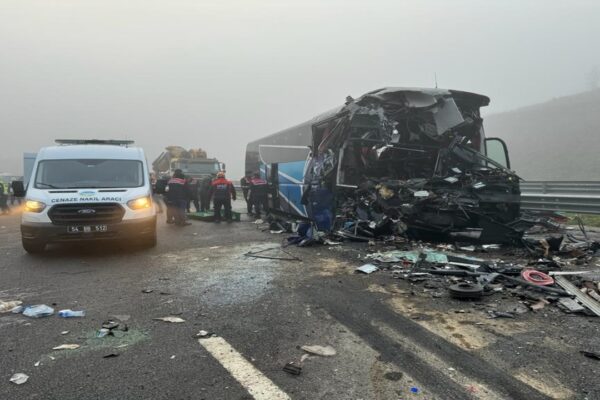 Kuzey Marmara Otoyolu’nda Zincirleme Trafik Kazası