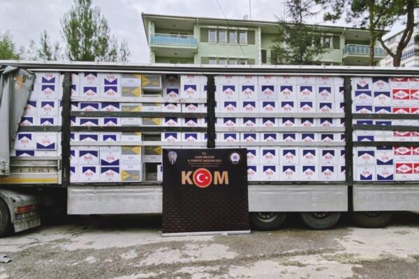 Kuzey Marmara Otoyolu’ndaki Operasyonda 8 Milyon 300 Bin Makaron Bulundu