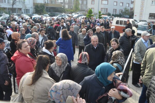 Lapseki’de 100 Kişilik Umre Kafilesi Dualarla Yola Çıktı
