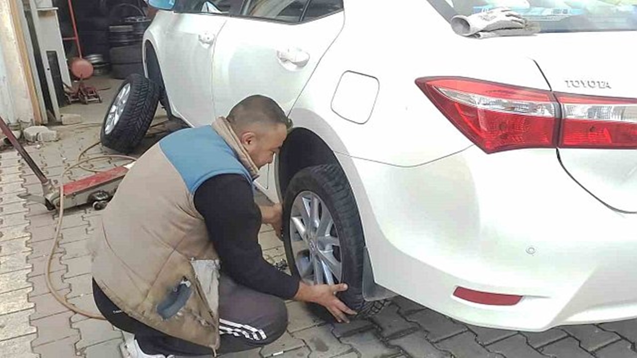 lastikçilerde kış lastiği mesaisi başladı