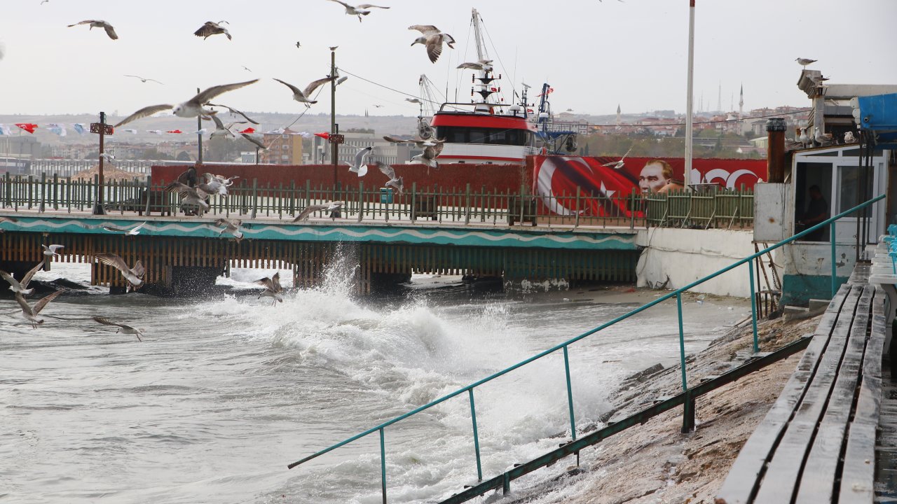 lodos tekirdağda deniz ulaşımını olumsuz etkiliyor