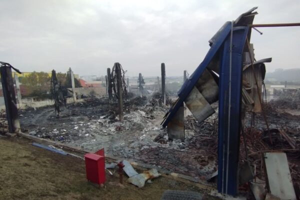 Lojistik Deposunda Çıkan Yangında Soğutma Çalışmaları Bitti