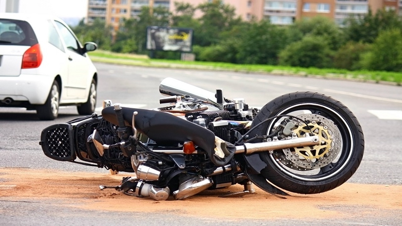 lüleburgazda otomobil ile motosikletin çarpıştığı kazada bir kişi yaralandı