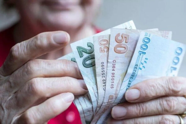 Maaş Alan Emeklilere Kötü Haber! İkramiye Alamayacaklar