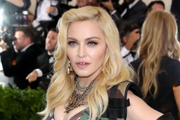 Madonna Apar Topar Yoğun Bakıma Kaldırıldı