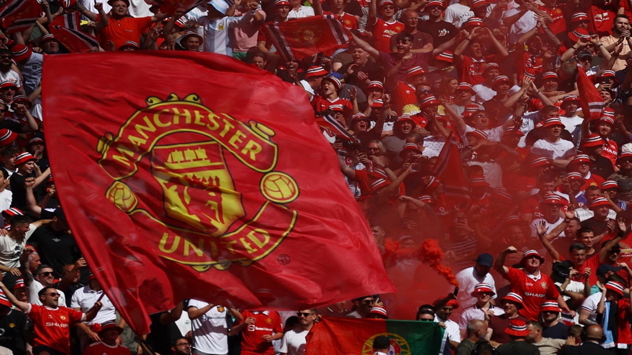 manchester united tarihi borç rekorunu kırdı kulübün geleceği tehlikede