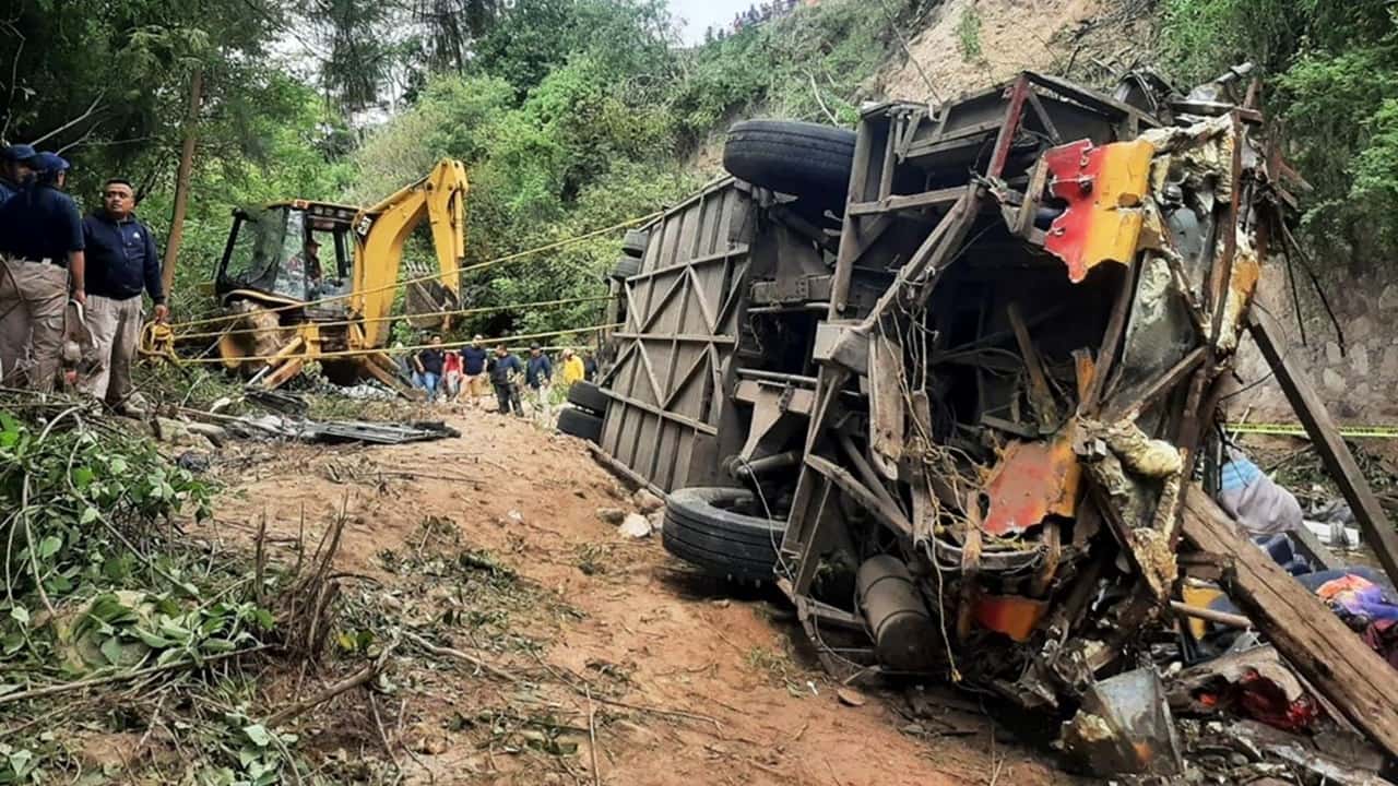 Meksikada Korkunç Kaza 25 Ölü 17 Yaralı