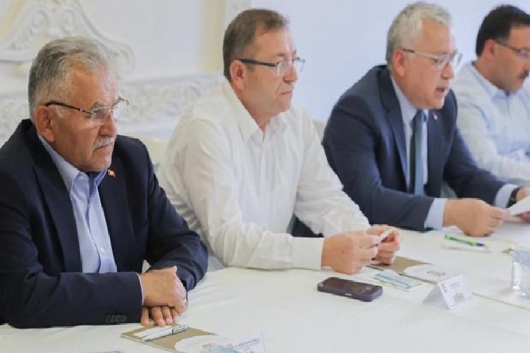 memduh büyükkılıç oran toplantısında