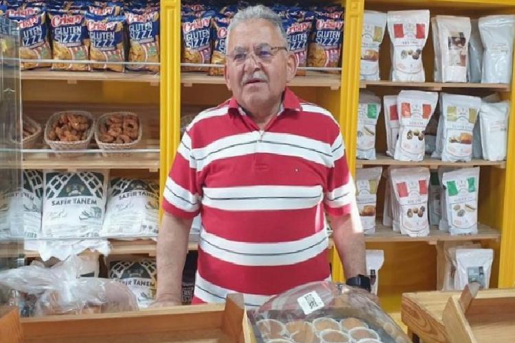 memduh büyükkılıçtan glutensiz kafeye ziyaret