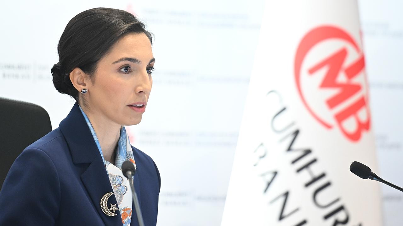 merkez bankası politika faizini 500 baz puan artırdı