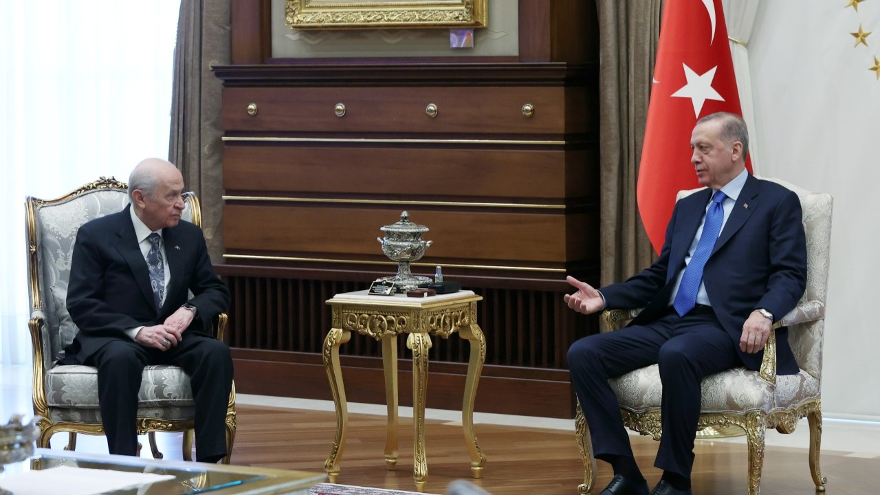 mhp lideri bahçeli ve cumhurbaşkanı erdoğanın kılıçları Çekildi mhp rahatsız