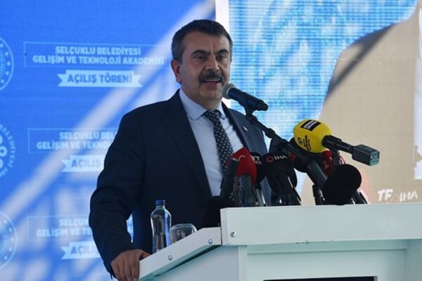 Milli Eğitim Bakanı: “İstihdam Ettiğim Öğretmeni Görmek Zorundayım”