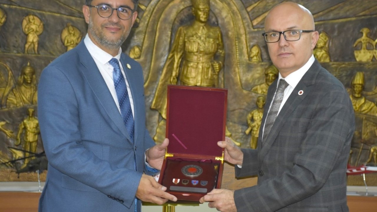 milli savunma bakan yardımcısı Çomü rektörünü kabul etti